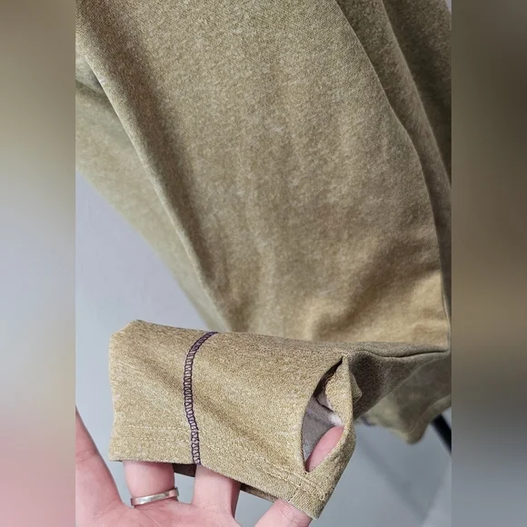 Knights Apparel Washington Huskies UW Purple Gold 1/4 Zip Thumb Hole Shirt Sz L - Picture 6 of 14